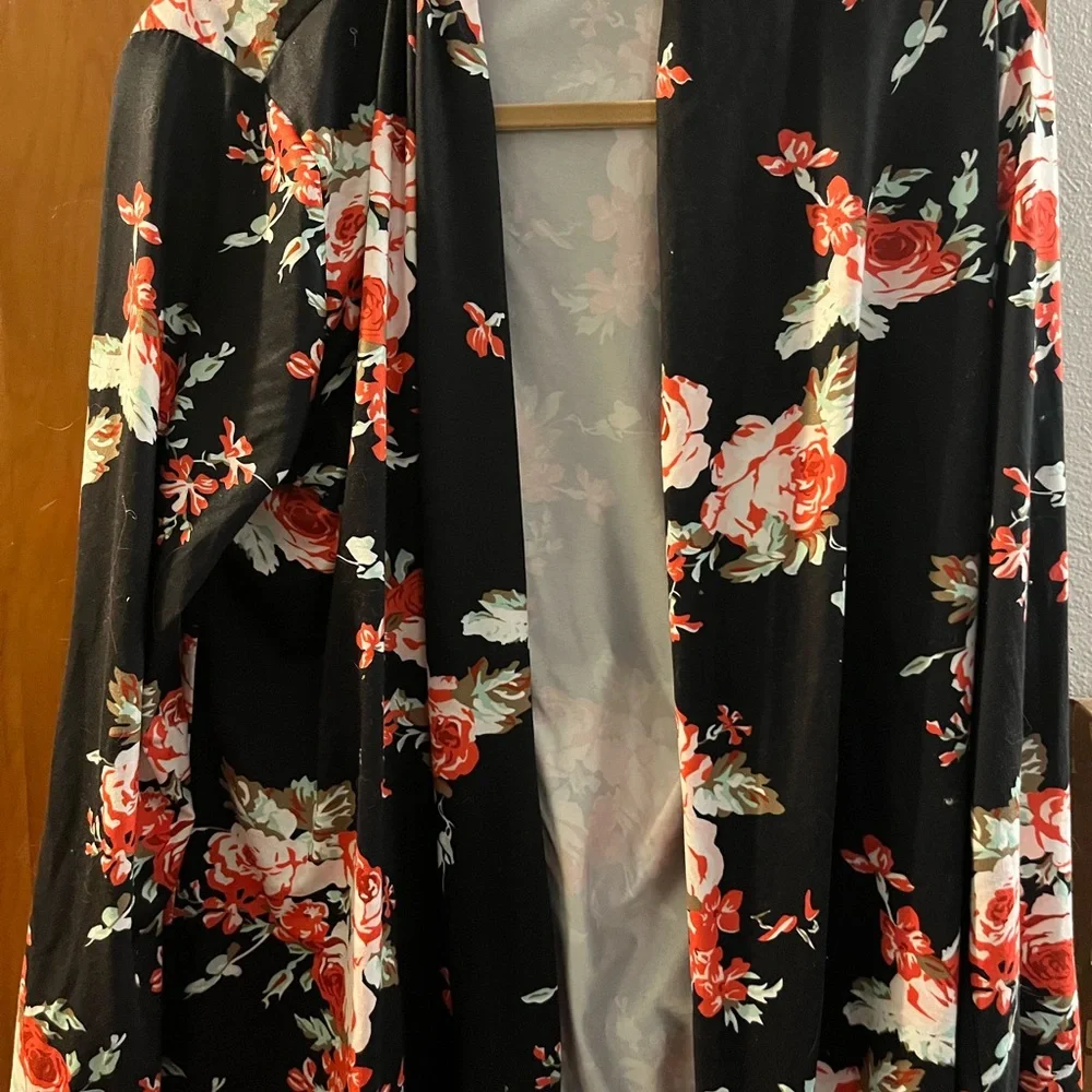 Floral Black and Red Kimono - Picture 1 of 3